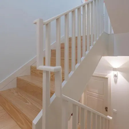 Host Wise - Lovely & Cozy Duplex Flat Apartment