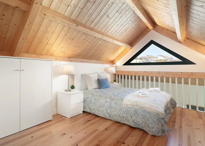 Host Wise - Lovely & Cozy Duplex Flat 아파트 포르투