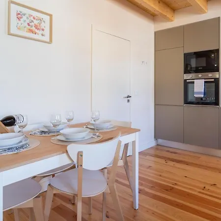 Host Wise - Lovely & Cozy Duplex Flat Lägenhet *