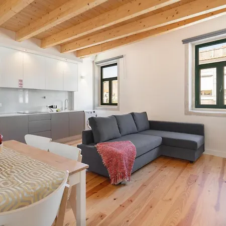 Host Wise - Lovely & Cozy Duplex Flat Lägenhet *