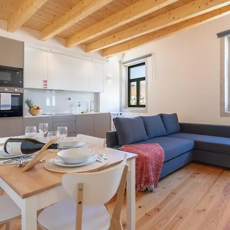 Host Wise - Lovely & Cozy Duplex Flat * Oporto