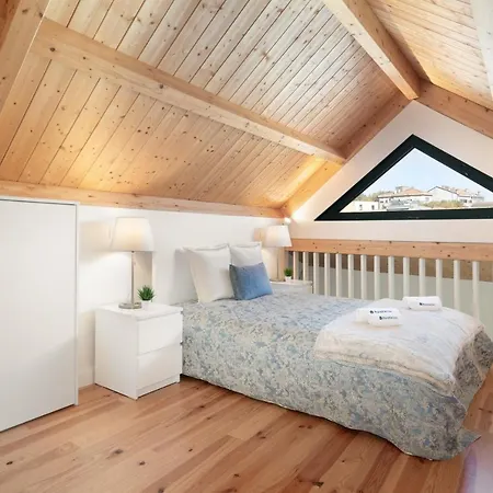 Host Wise - Lovely & Cozy Duplex Flat Lägenhet Oporto