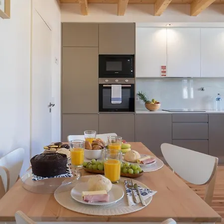 Apartment Host Wise - Lovely & Cozy Duplex Flat Porto
