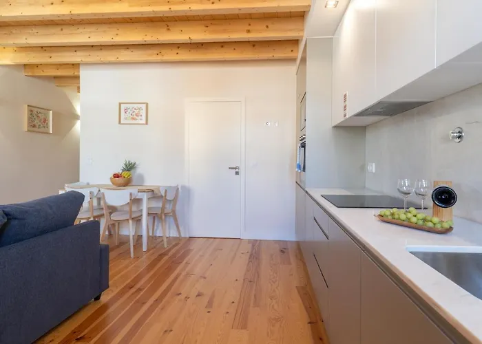 Apartment Host Wise - Lovely & Cozy Duplex Flat