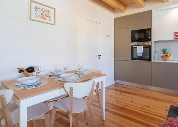 Host Wise - Lovely & Cozy Duplex Flat شقة *