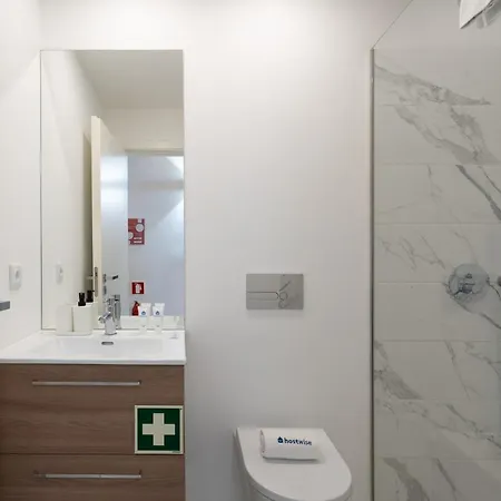 Host Wise - Lovely & Cozy Duplex Flat