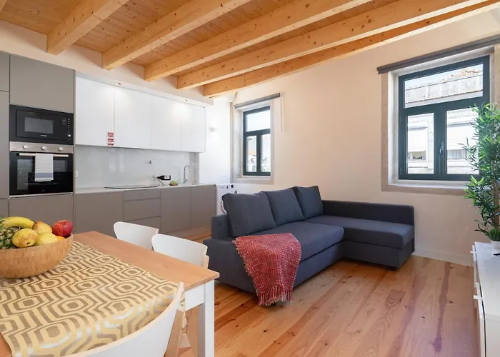 Host Wise - Lovely & Cozy Duplex Flat Appartamento