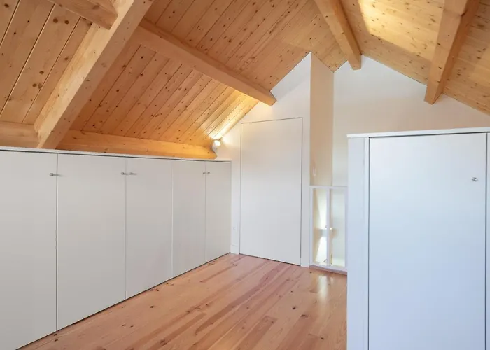 Appartamento Host Wise - Lovely & Cozy Duplex Flat