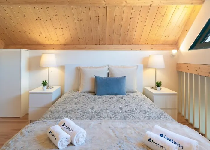 Host Wise - Lovely & Cozy Duplex Flat Apartment Porto