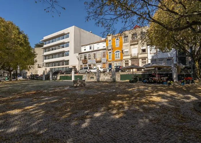 Apartment Host Wise - Lovely & Cozy Duplex Flat *