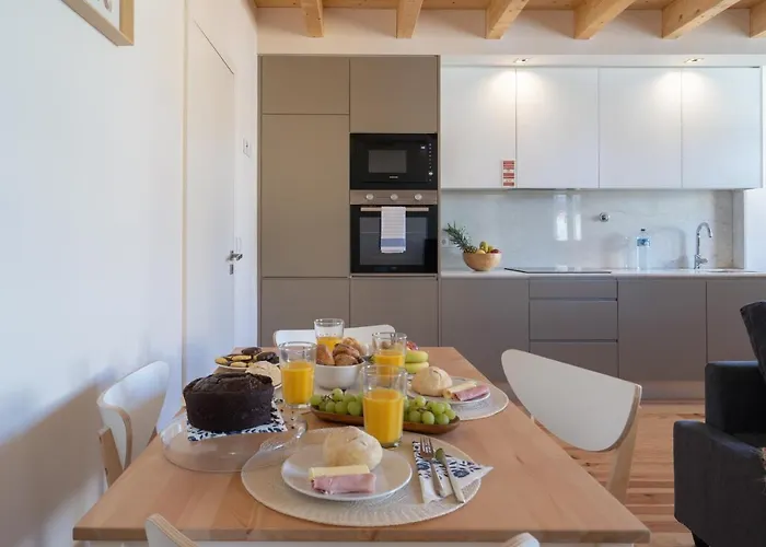 Apartment Host Wise - Lovely & Cozy Duplex Flat Porto