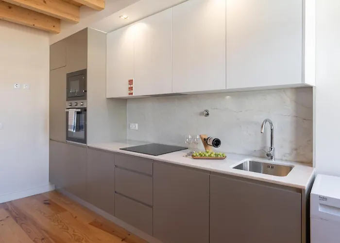 Appartamento Host Wise - Lovely & Cozy Duplex Flat *